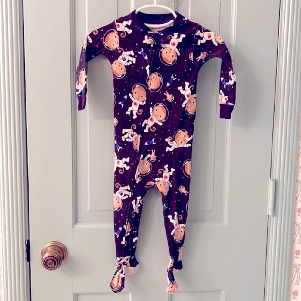 NWOT Carter’s 🐵👨‍🚀🚀⭐️ Monkey-naut Cotton Footie Pajamas, 12M